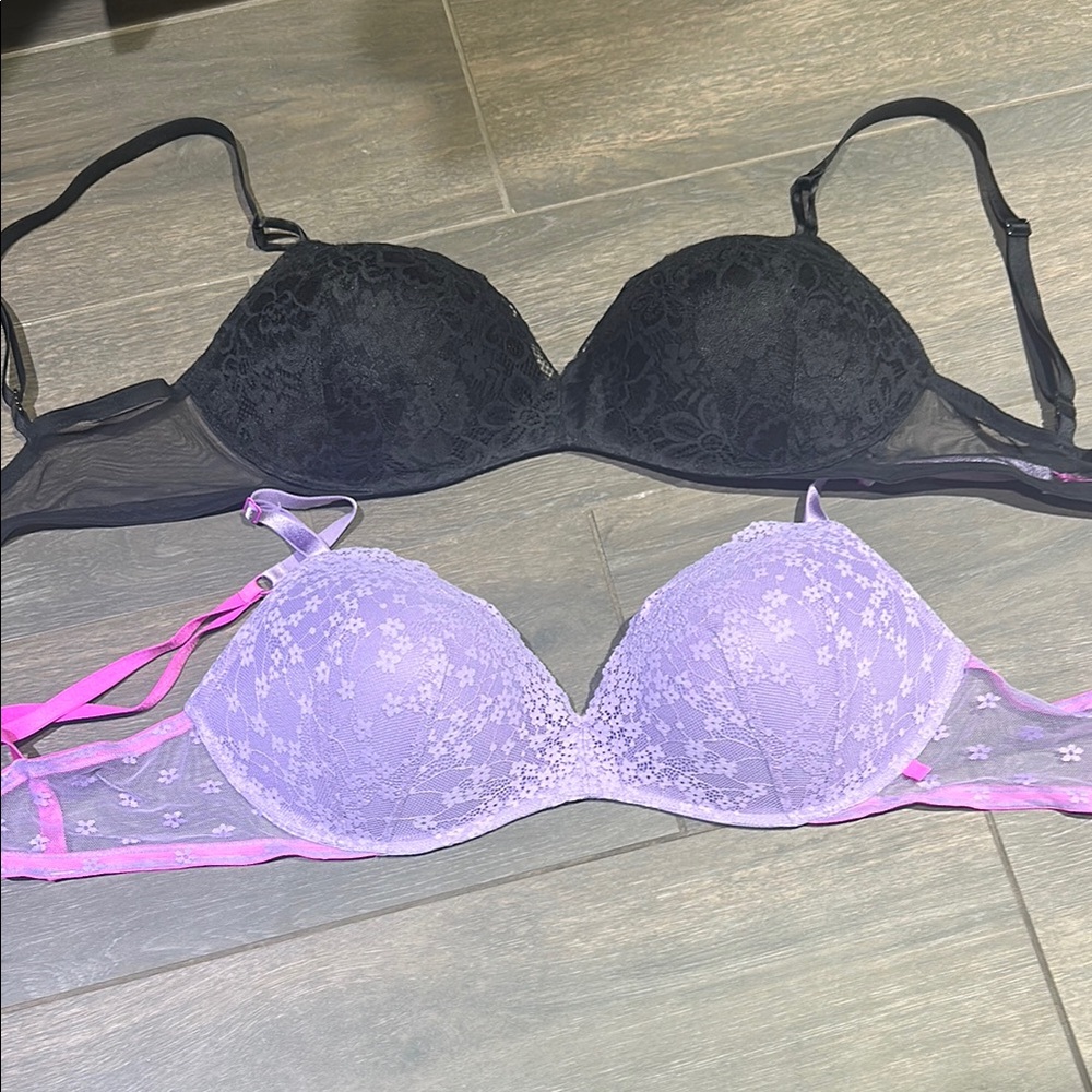 Two Victoria’s Secret Padded no wire bra 36D
